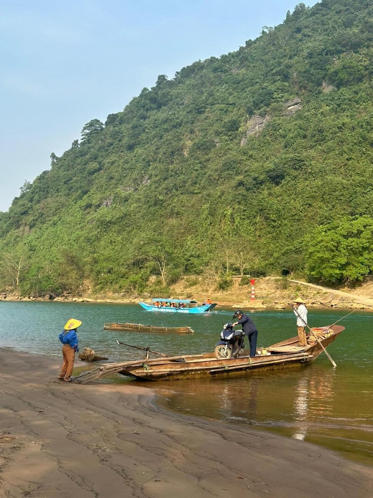 Tutu'S Homestay Phong Nha Esterno foto